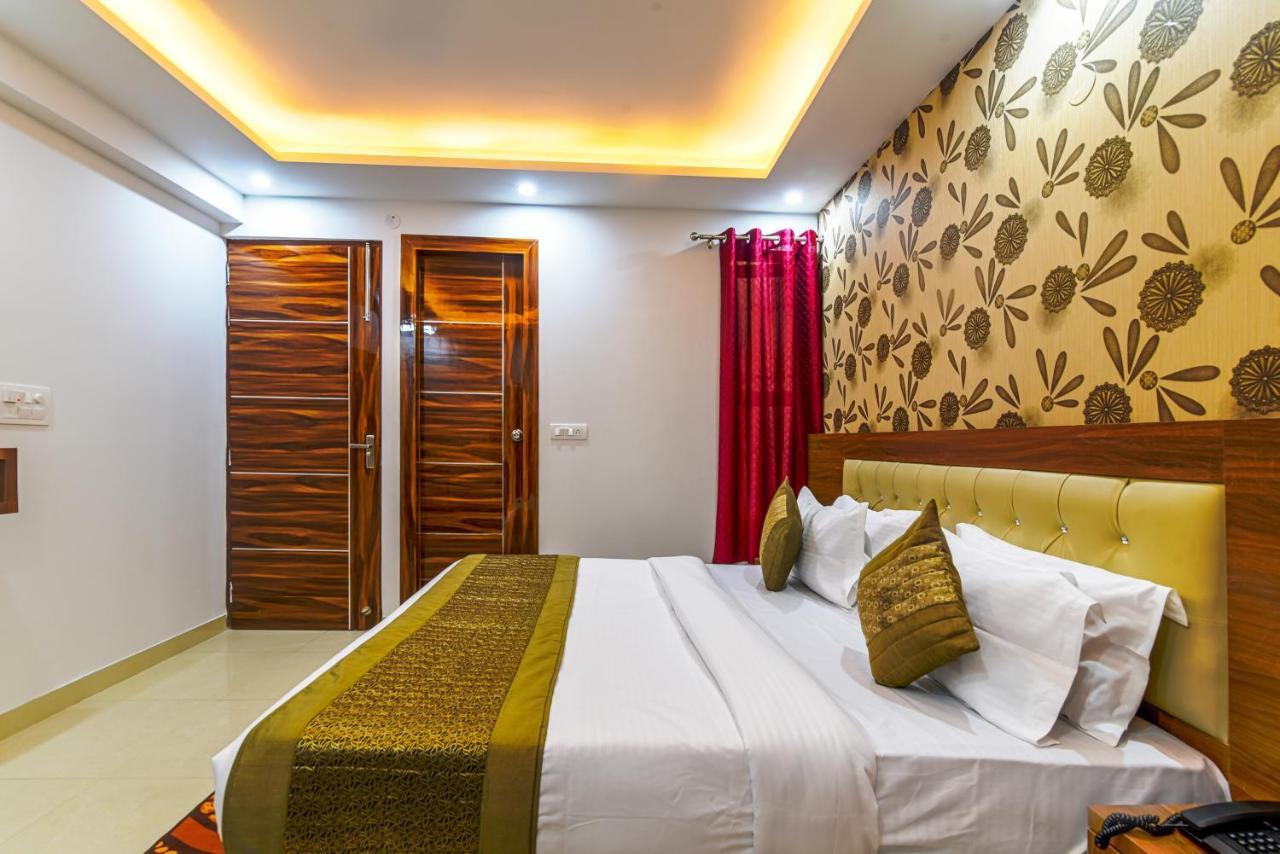 Hotel Urban Tree New Delhi Buitenkant foto