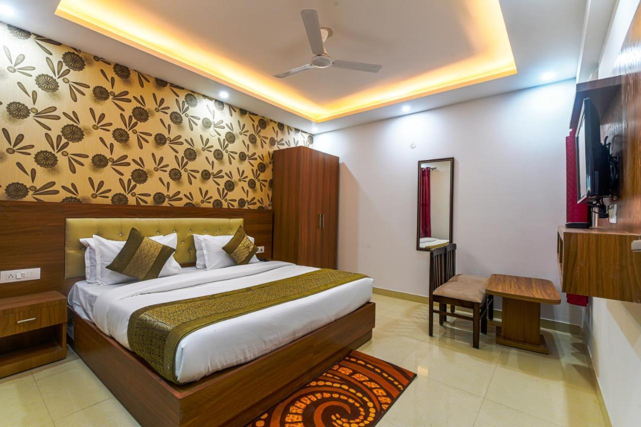 Hotel Urban Tree New Delhi Buitenkant foto